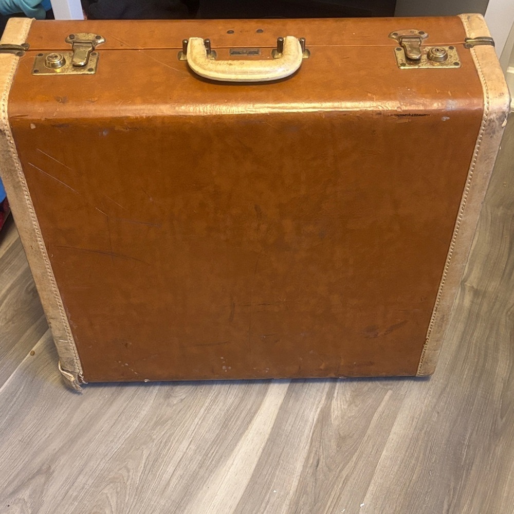 Christie Baggage Vintage Brown Suitcase - Picture 2 of 12